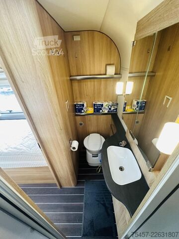 Polointegrovaný karavan KNAUS Sky Ti 700 MEB Platinum Selection Hubstützen