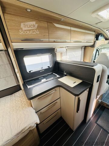 Polointegrovaný karavan KNAUS Sky Ti 700 MEB Platinum Selection Hubstützen