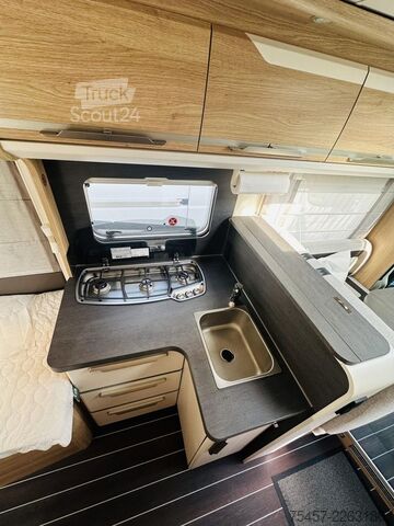 Polointegrovaný karavan KNAUS Sky Ti 700 MEB Platinum Selection Hubstützen