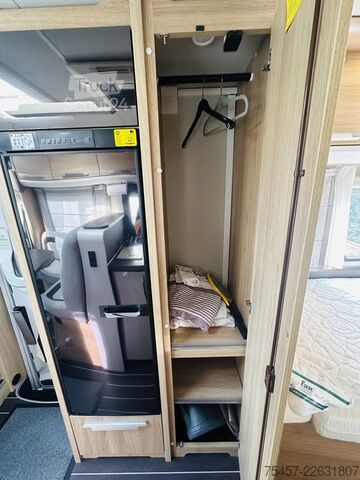 Polointegrovaný karavan KNAUS Sky Ti 700 MEB Platinum Selection Hubstützen