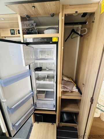 Polointegrovaný karavan KNAUS Sky Ti 700 MEB Platinum Selection Hubstützen