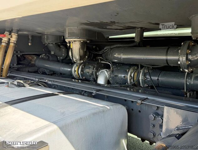 Nákladné vozidlo na nebezpečné materiály SCANIA R500 V8 EURO 5 FULL AIR 6X2 FULL ADR FUEL DIESEL