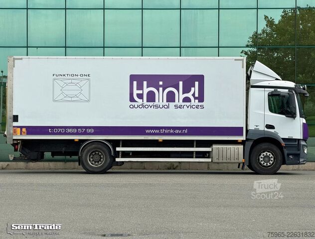 Skriňové nákladné vozidlo MERCEDES-BENZ Antos 1830 FULL AIR TAIL LIFT 648.000 KM SMART T