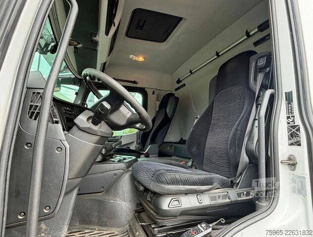 Skriňové nákladné vozidlo MERCEDES-BENZ Antos 1830 FULL AIR TAIL LIFT 648.000 KM SMART T