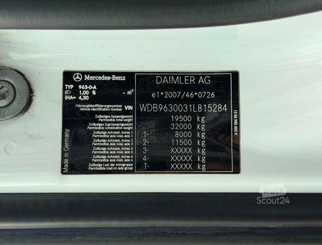 Skriňové nákladné vozidlo MERCEDES-BENZ Antos 1830 FULL AIR TAIL LIFT 648.000 KM SMART T