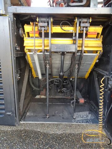Tur otobüsü VAN HOOL T917 Acron, 63 Sitze