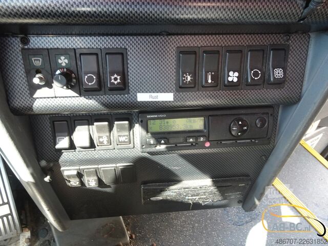 Tur otobüsü VAN HOOL T917 Acron, 63 Sitze