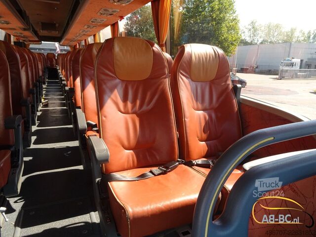 Tur otobüsü VAN HOOL T917 Acron, 63 Sitze