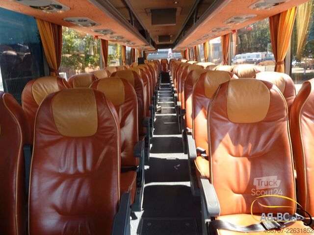 Tur otobüsü VAN HOOL T917 Acron, 63 Sitze