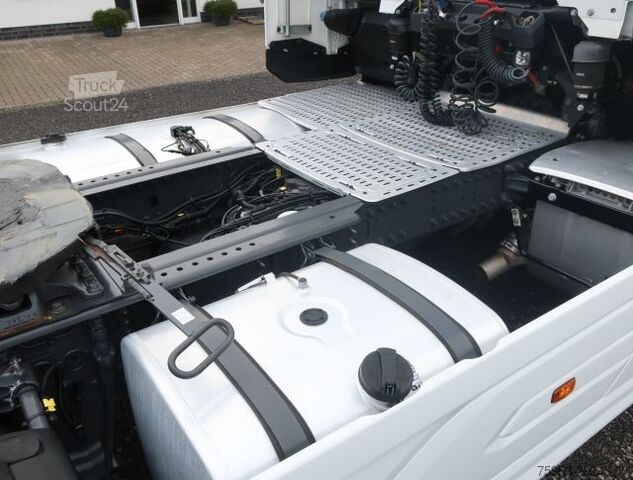 Standartinis vilkikas DAF XG+ 530 FT VExec Standklima Intarder Navigation