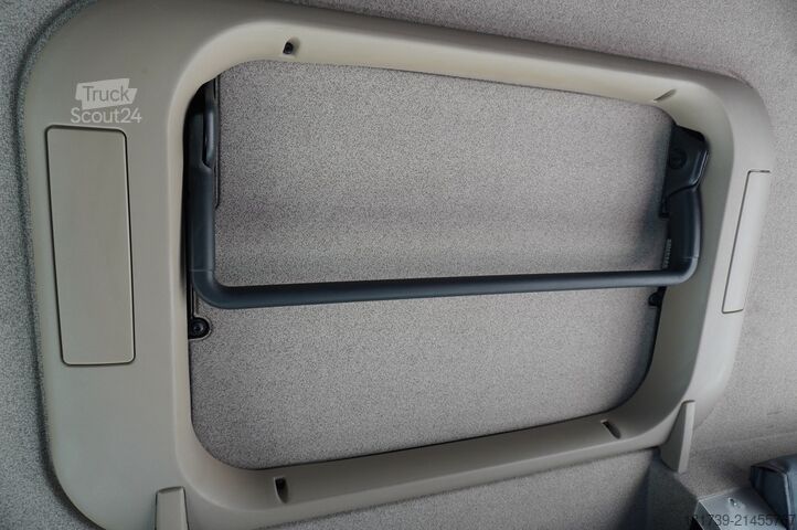 Тягач MAN TGX 33.640 6x4 tractor unit / GVM 70 t