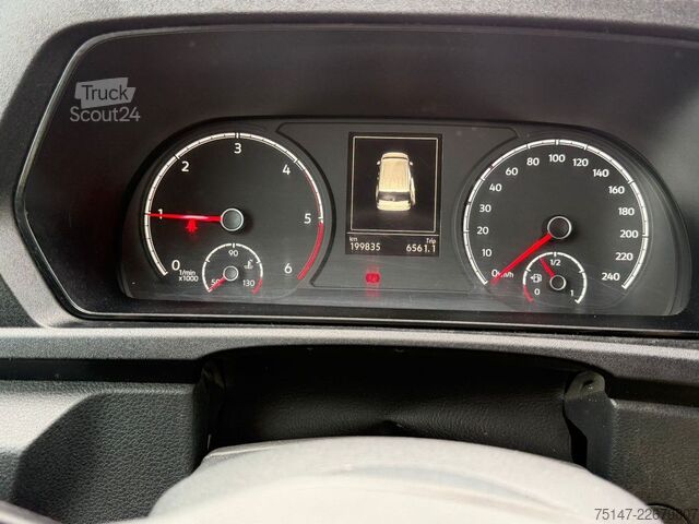 Minibus VW Caddy Tempomat Klima 5 Sitzer AHK