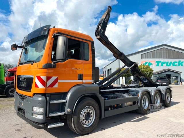 Hákový nosič kontejnerů MAN TGS 35.440 / HIAB XR26.59 / 8x4 /Gelenkt/ 67 tkm