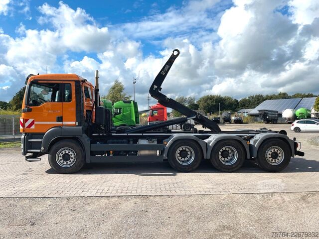 Hákový nosič kontejnerů MAN TGS 35.440 / HIAB XR26.59 / 8x4 /Gelenkt/ 67 tkm