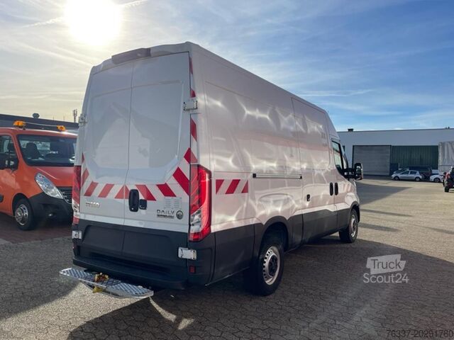 Furgonas Iveco Daily 35S14 Werkstattwagen Kastenwagen