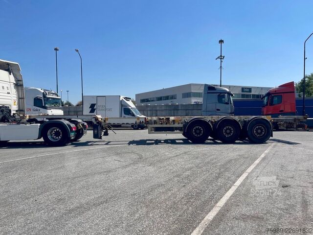 Container transport Fruehauf 3 Axles 1x45ft, 1x30ft, 1x40ft, 2x20ft  extanda...