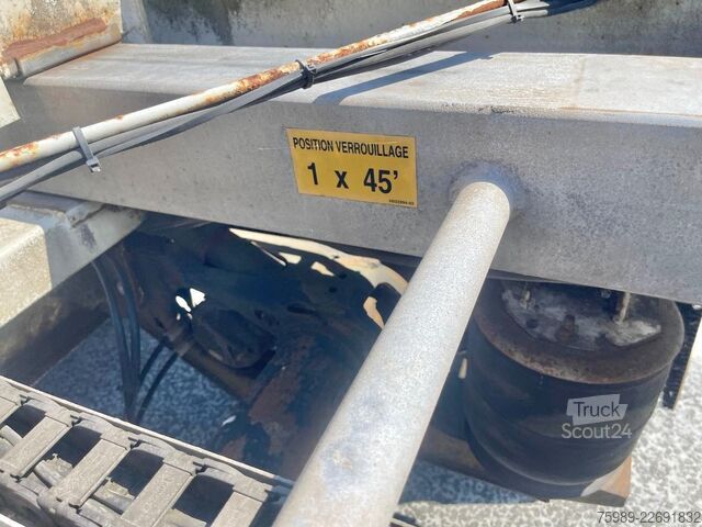 Transport av containrar Fruehauf 3 Axles 1x45ft, 1x30ft, 1x40ft, 2x20ft  extanda...