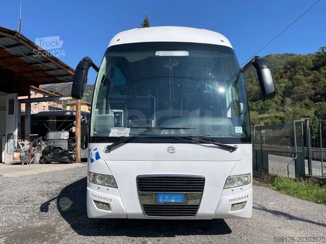 Trener Tata Hispano Carrocera Xerus
