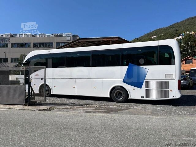Trener Tata Hispano Carrocera Xerus