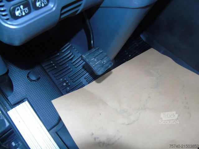 Alusta ja ohjaamo Scania P 94 .230 + EURO 3