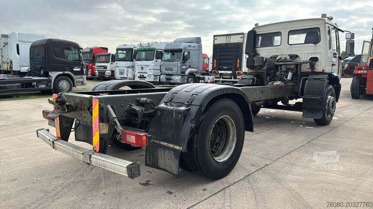 Fahrgestell mit Fahrerhaus Volvo FL 220 (FULL STEEL SUSP. / 10 BOLTS / 18 TONS /...