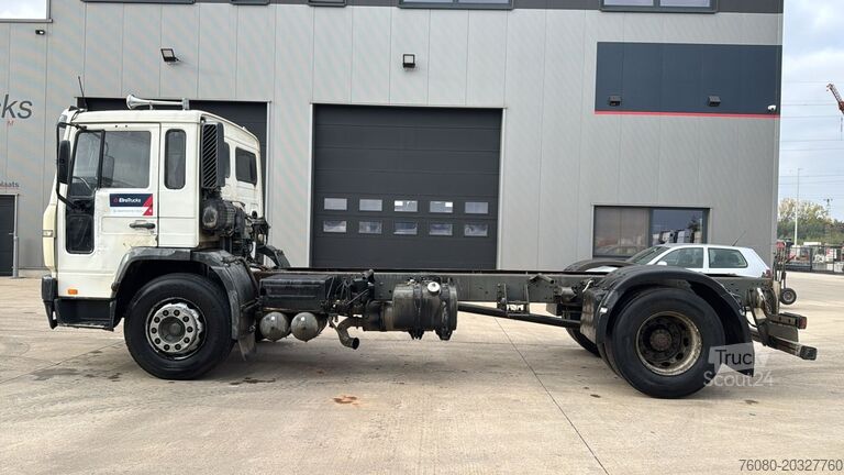Fahrgestell mit Fahrerhaus Volvo FL 220 (FULL STEEL SUSP. / 10 BOLTS / 18 TONS /...