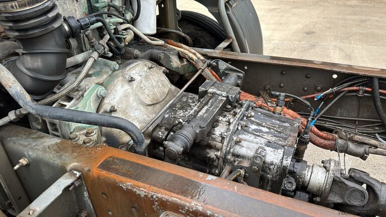 Fahrgestell mit Fahrerhaus Volvo FL 220 (FULL STEEL SUSP. / 10 BOLTS / 18 TONS /...