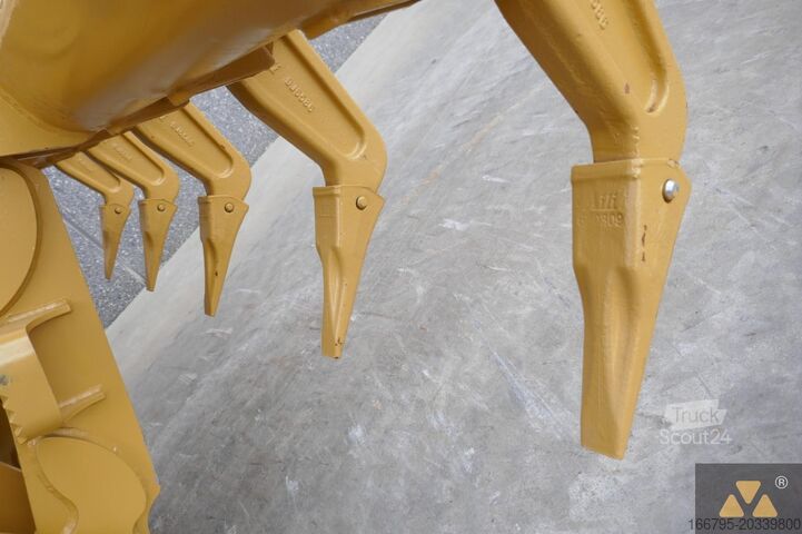 Грейдер Caterpillar 140H