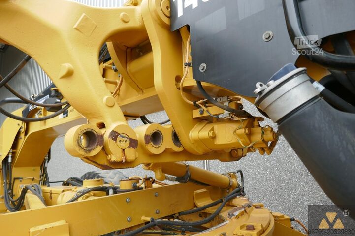 Grader Caterpillar 140M2