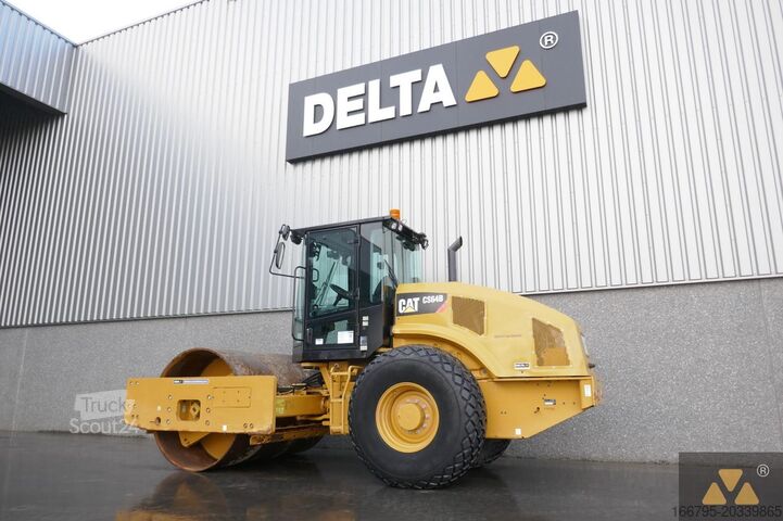 Enkel trumvals Caterpillar CS64B