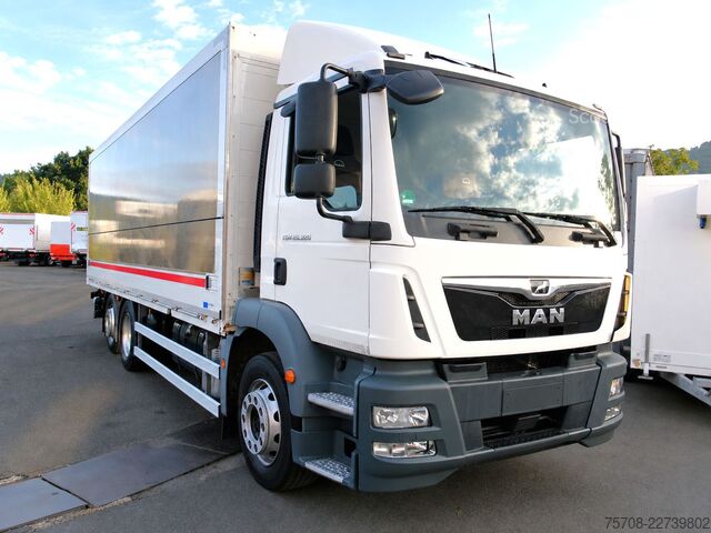شاحنة مشروبات MAN 26.320 TGM*7,3m Schwenwkand*LBW*2x AHK*LIft/Lenk