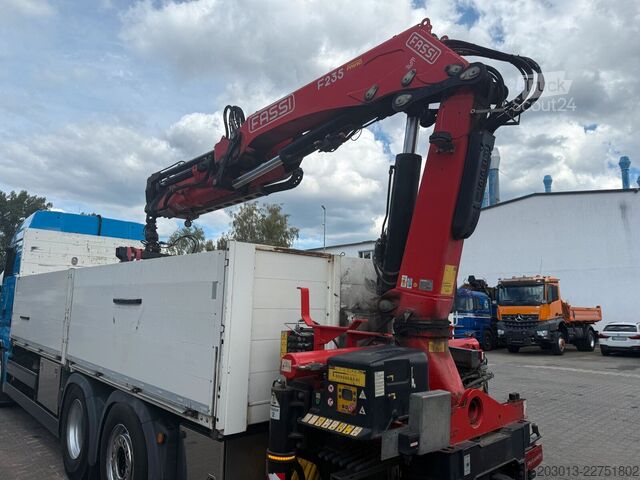 Camión de plataforma MAN TGX 26.470 Euro 6 Abrollkipper mit Ladekran
