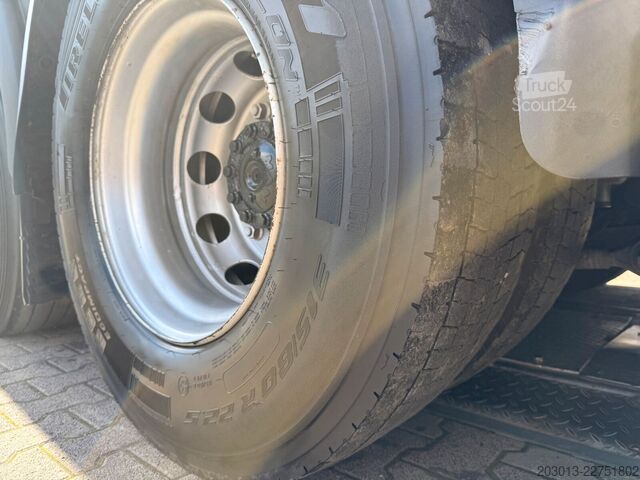 Camión de plataforma MAN TGX 26.470 Euro 6 Abrollkipper mit Ladekran