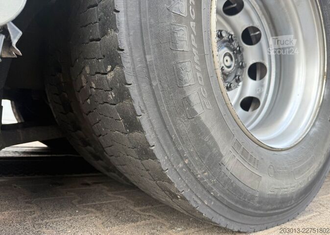 Camión de plataforma MAN TGX 26.470 Euro 6 Abrollkipper mit Ladekran