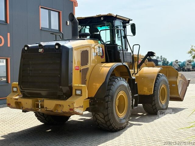 Cargadora de ruedas CATERPILLAR 950M Radlader mit Schaufel 2.062 BTH