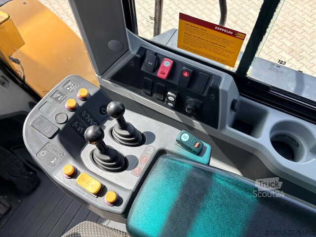 جرافة ذات عجلات CATERPILLAR 950M Radlader mit Schaufel 2.062 BTH