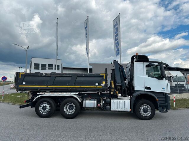 شاحنة قلابة ثلاثية الجوانب MERCEDES-BENZ Arocs 2545 Kipper/Kran/6x4-4/Lenkachse/128 tkm