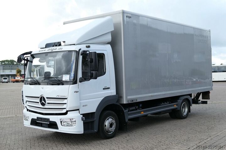 شاحنة صندوقية MERCEDES-BENZ 821 Atego 4x2, 6.100mm lang, Klima, 3. Sitz, LBW