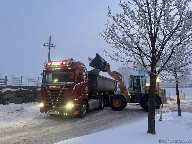 стандартний тягач SCANIA R580 V8