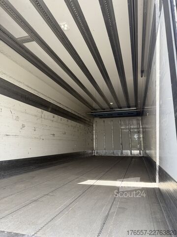 Koelwagen Mercedes-Benz Antos 2540 6x2 Kühlkoffer + Kühlanhänger