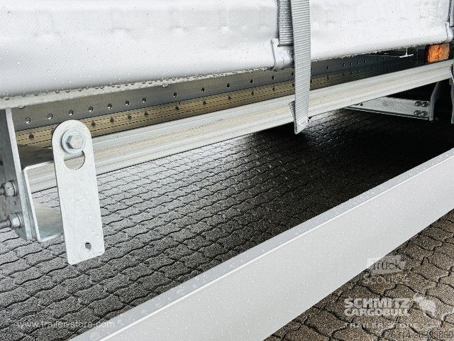 Semirimorchio con telone Schmitz Cargobull Curtainsider Mega Getränke