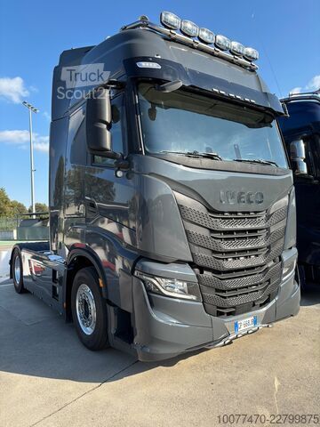 Standard nyergesvontató IVECO S-Way 570