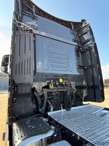 Standard nyergesvontató IVECO S-Way 570