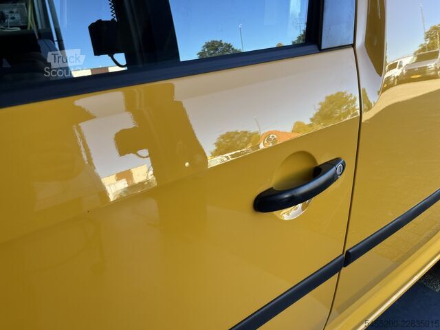 Korkeakattoinen farmari VW Caddy 2.0 TDI L1H1 Imperiaal Airco Cruise contr...