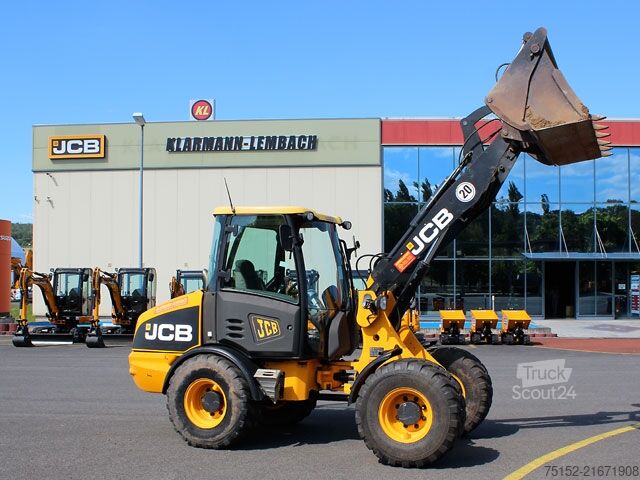 Колесный погрузчик JCB 406