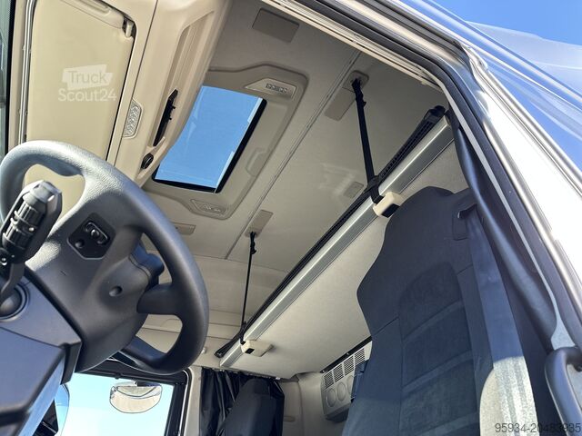 стандардни путни тегљач Iveco S-WAY 500 ADR