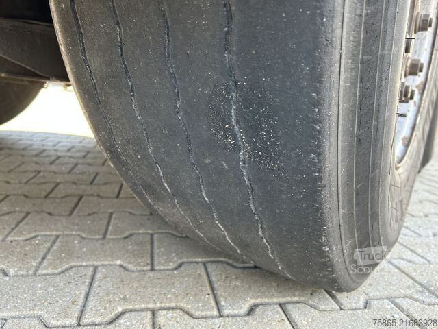 Transport réfrigéré/congélé H.T.F. HZO 39 / Carrier Vector 1800 Reefer / Frigo Box...