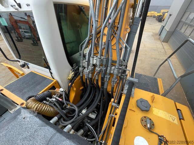 Lánctalpas kotrógép Liebherr R926LC