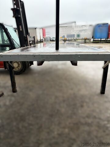 Byttekarosseri åbent Krone Plattform 7,82m mit Steckrungen mittig