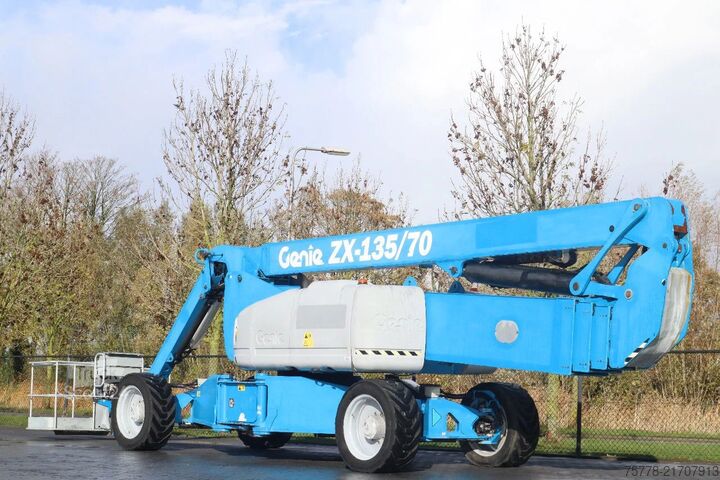 Pont élévateur à ciseaux Genie ZX-135/70 | 43 METER | 272 KG